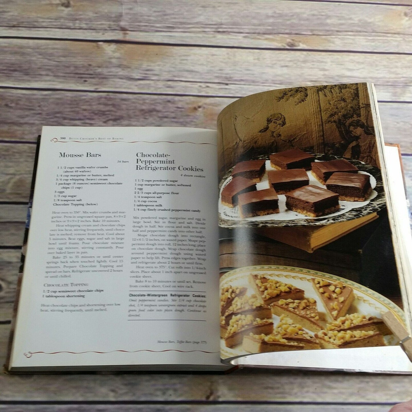Vintage Cookbook Betty Crocker Best of Baking 350 Recipes 1997 Gold Medal Hardcover