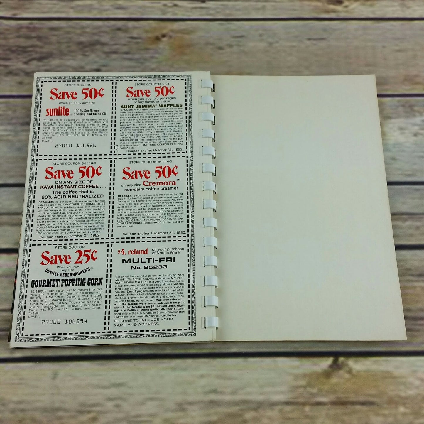 The Cooking Lite Feeling Right Cookbook Sunlite Oil Sunflower 1980 Hunt Wesson Foods Spiral Bound - At Grandma's Table