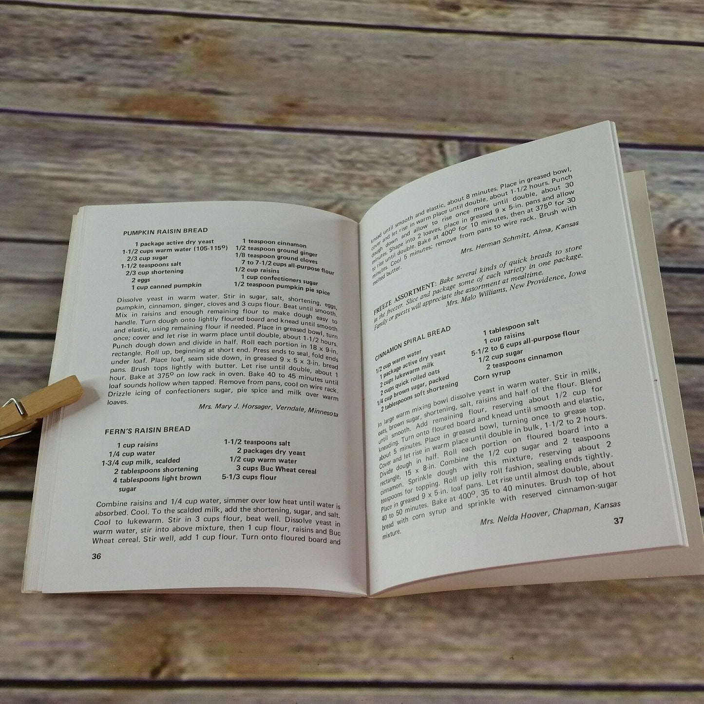 Vintage Cookbook Homemade Breads Recipes 1993 Reiman Publications Paperback Booklet Third Printing
