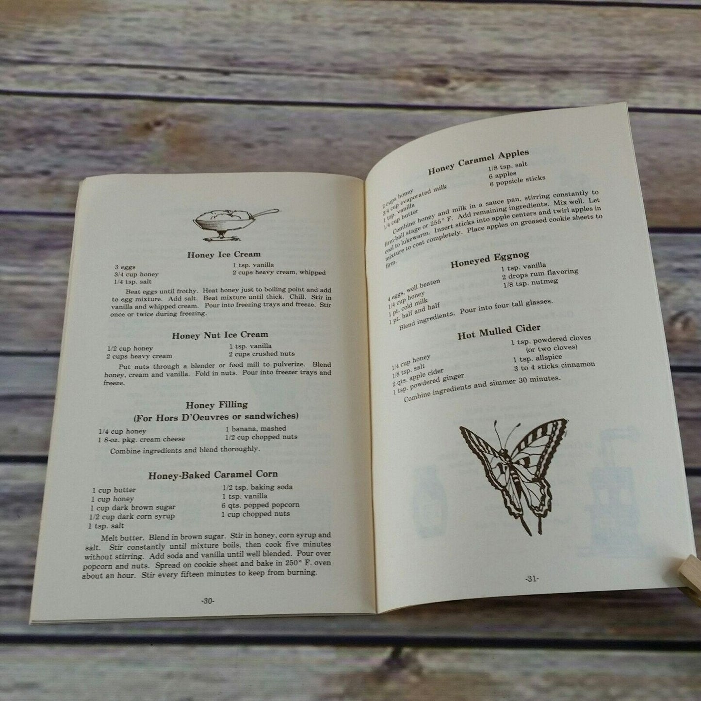 Vintage Cookbook Old Fashioned Honey Recipes Bear Wallow Books 1980 Paperback Booklet