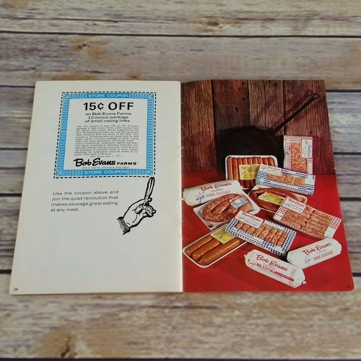 Vintage Cookbook Bob Evans Farms Sausage Promo Booklet 1970s Recipe Collection 76 Recipes Paperback