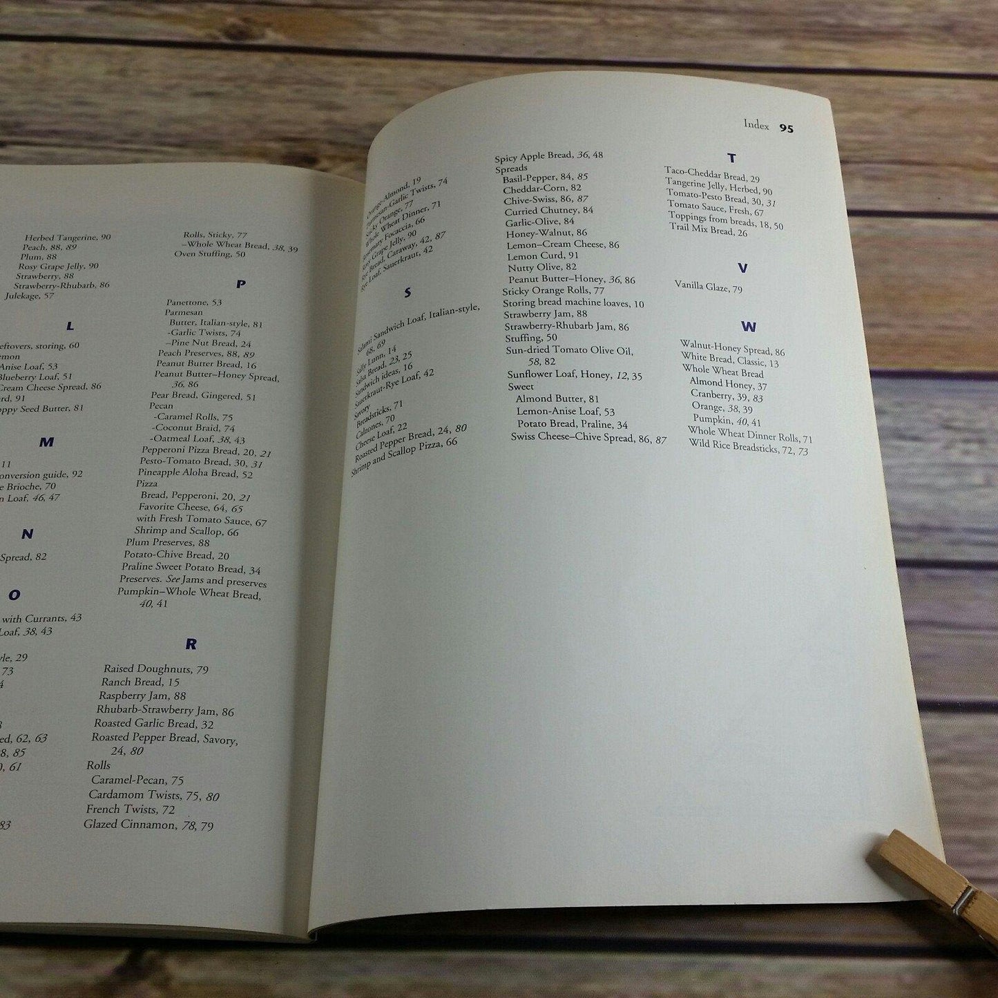 Vintage Cookbook Betty Crocker Bread Machine 1995 Bread Recipes Paperback Gold Medal Flour