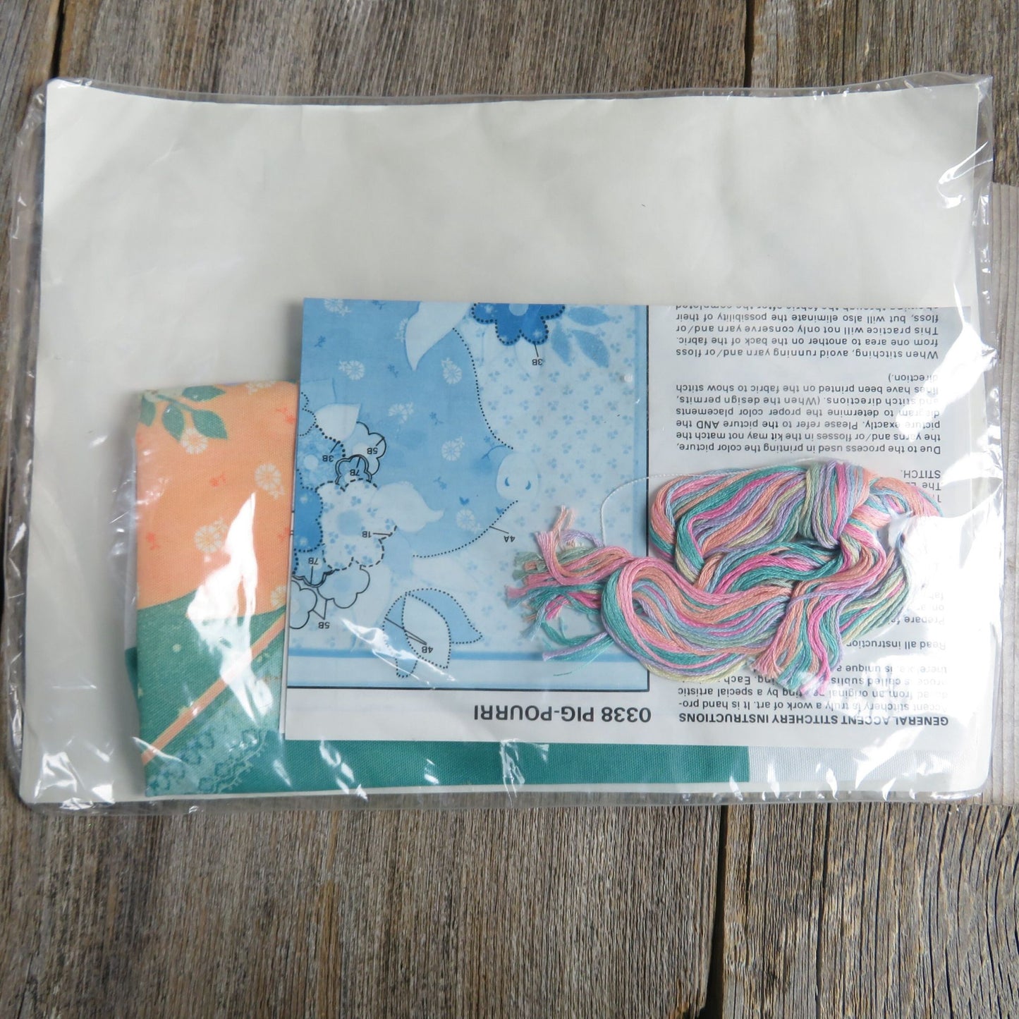 Pig Pourri Embroidery Picture Kit Creative Circle Pig with Flowers Ping Green Wall Hanging 1985