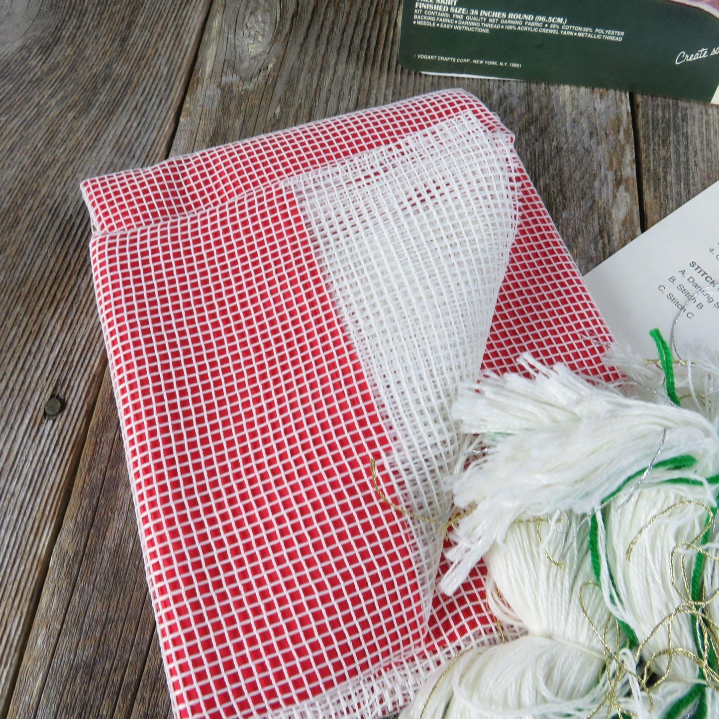 Vintage Christmas Tree Skirt Lace Net Darning Kit Snowman Vogart Crafts 2944 Filet Lace Embroidery Craft Kit White Red