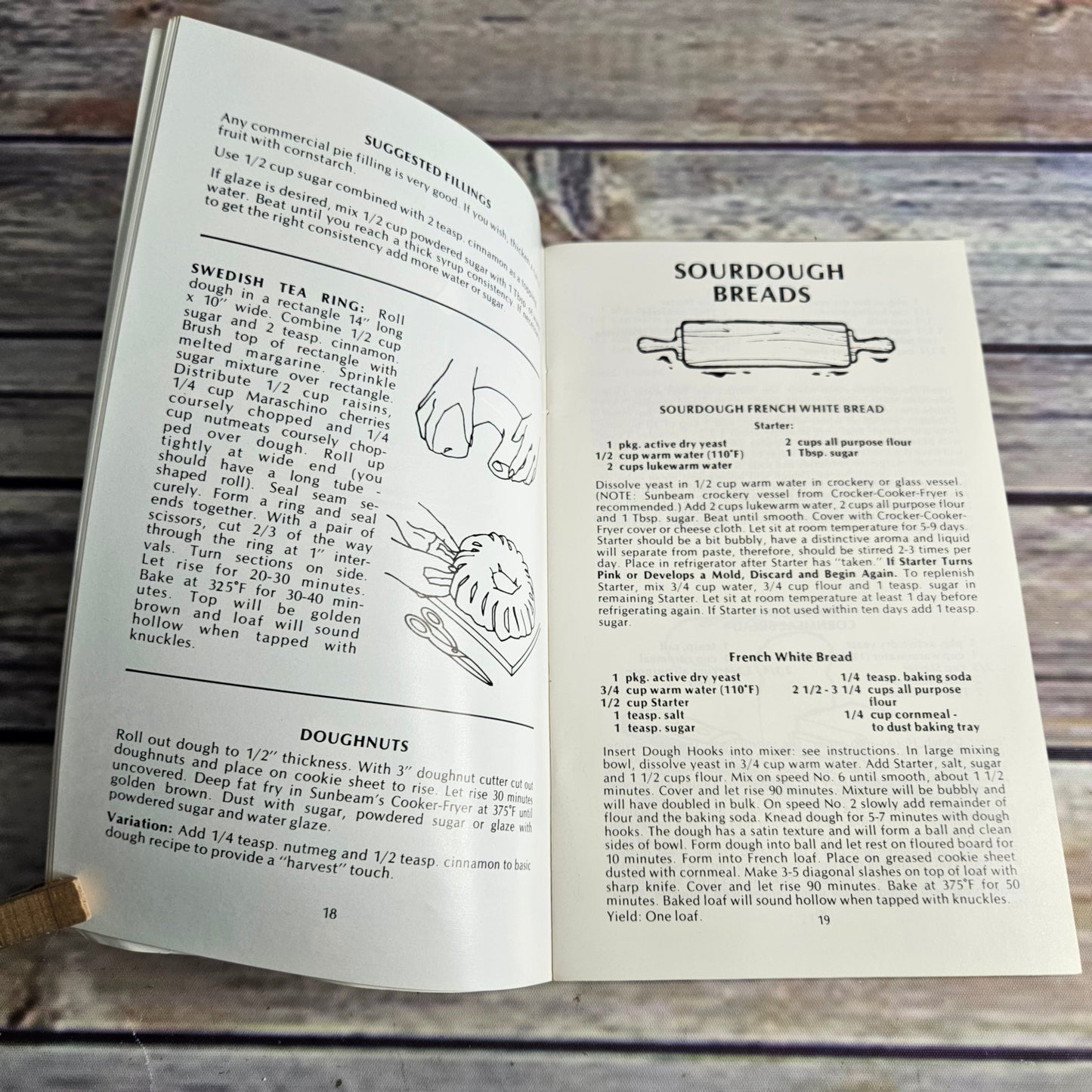 Vintage Sunbeam Deluxe Mixmaster Mixer Recipes and Instructions Manual 1970s Paperback Booklet Cookbook