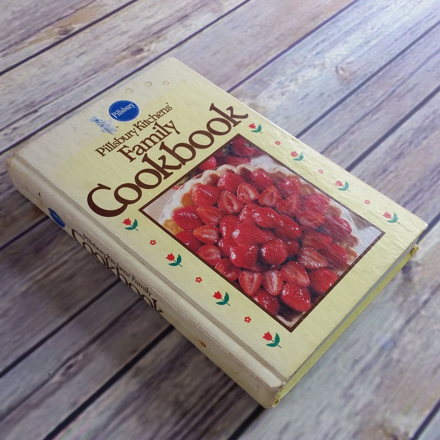 Vintage Cookbook Pillsbury Kitchens Family Cookbook Recipes 1987 Hardcover Book NO Dust Jacket