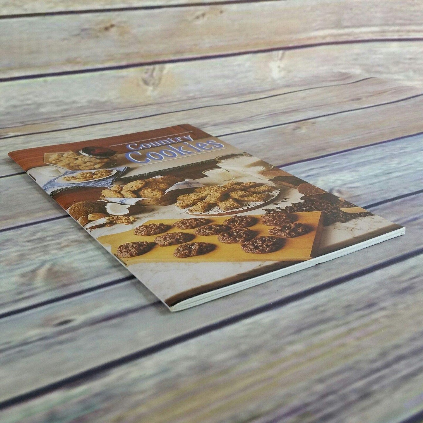 Vintage Cookbook Country Cookies Booklet Nancy Mack 1993 Reiman Pub Cookie Recipes Booklet Family Favorites Brownies Bars Holiday Quick