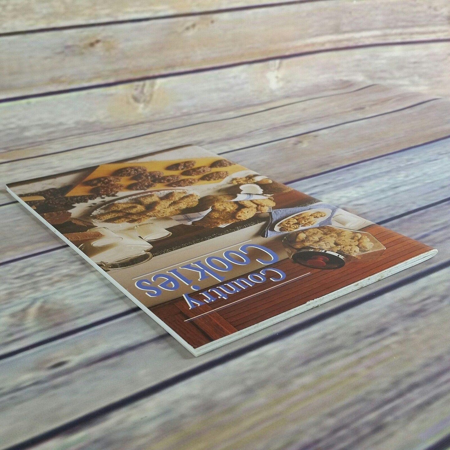 Vintage Cookbook Country Cookies Booklet Nancy Mack 1993 Reiman Pub Cookie Recipes Booklet Family Favorites Brownies Bars Holiday Quick