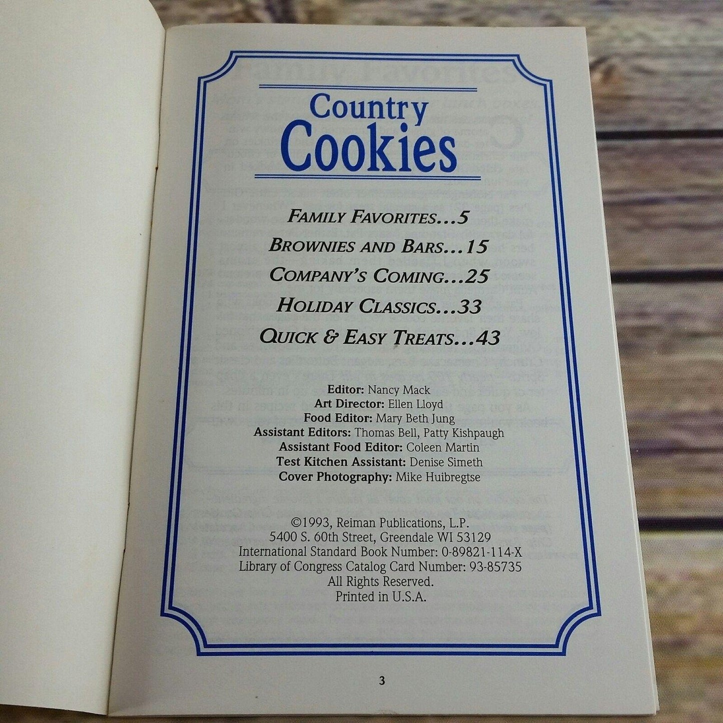 Vintage Cookbook Country Cookies Booklet Nancy Mack 1993 Reiman Pub Cookie Recipes Booklet Family Favorites Brownies Bars Holiday Quick