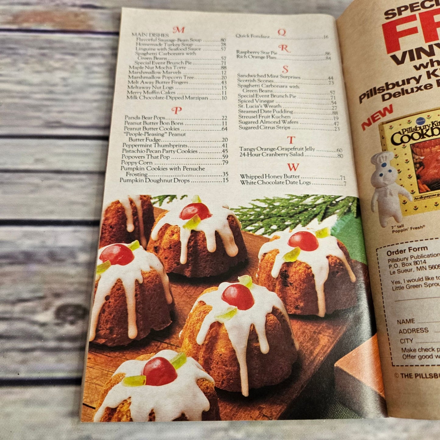 Holiday Classic III Cookbook Pillsbury Christmas Recipes Desserts Paperback Booklet 1984 Grocery Store Pamphlet