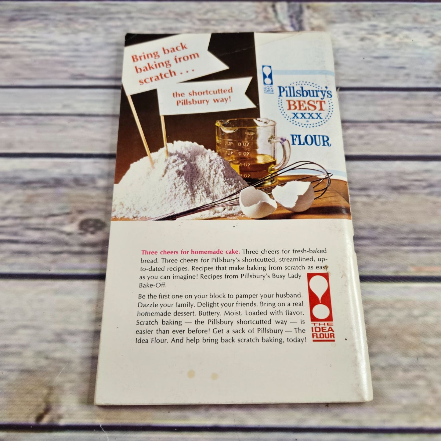 Pillsbury The Busy Lady Bake Off Cookbook 17th Annual Contest 1966 Paperback Booklet Grocery Store Vintage