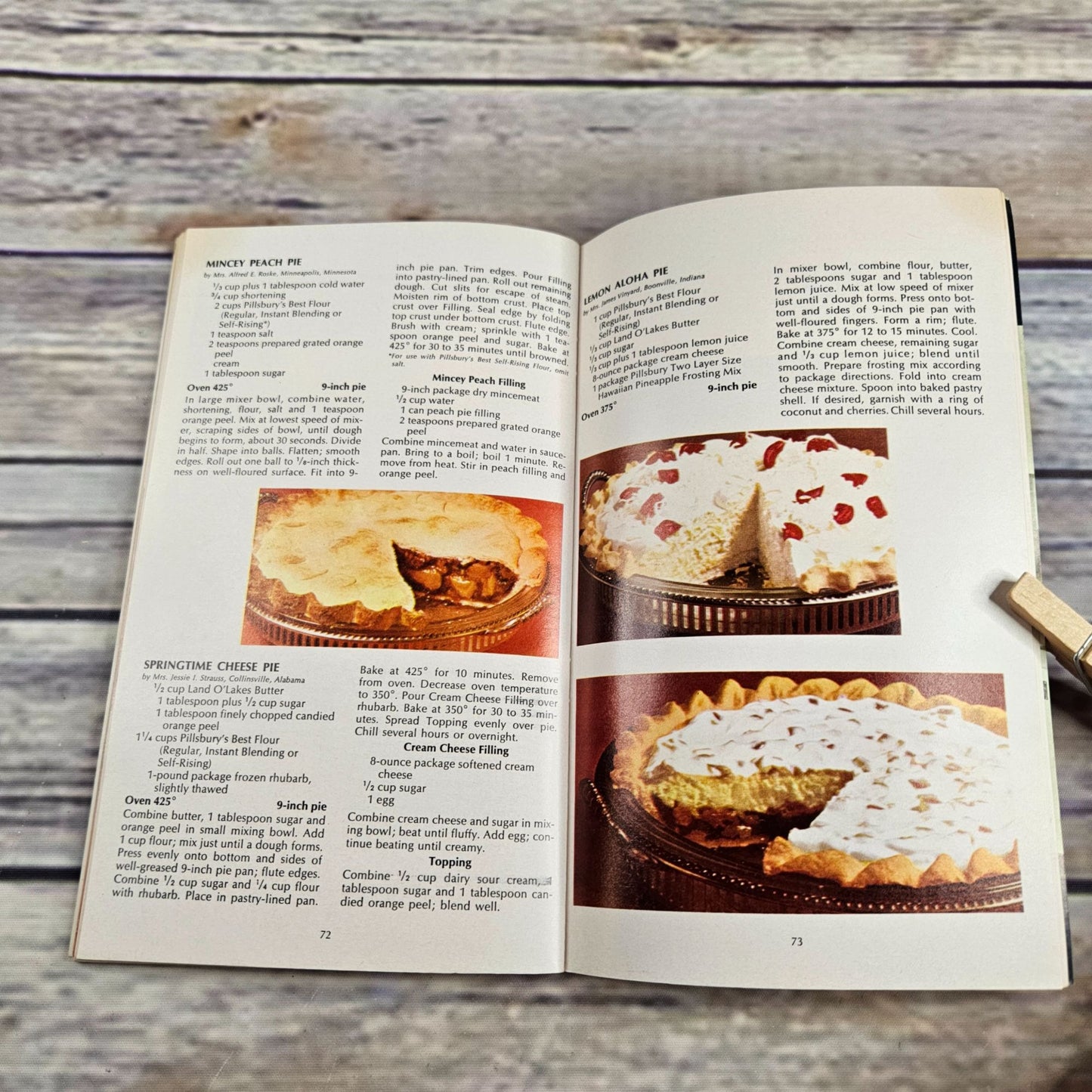 Pillsbury The Busy Lady Bake Off Cookbook 17th Annual Contest 1966 Paperback Booklet Grocery Store Vintage