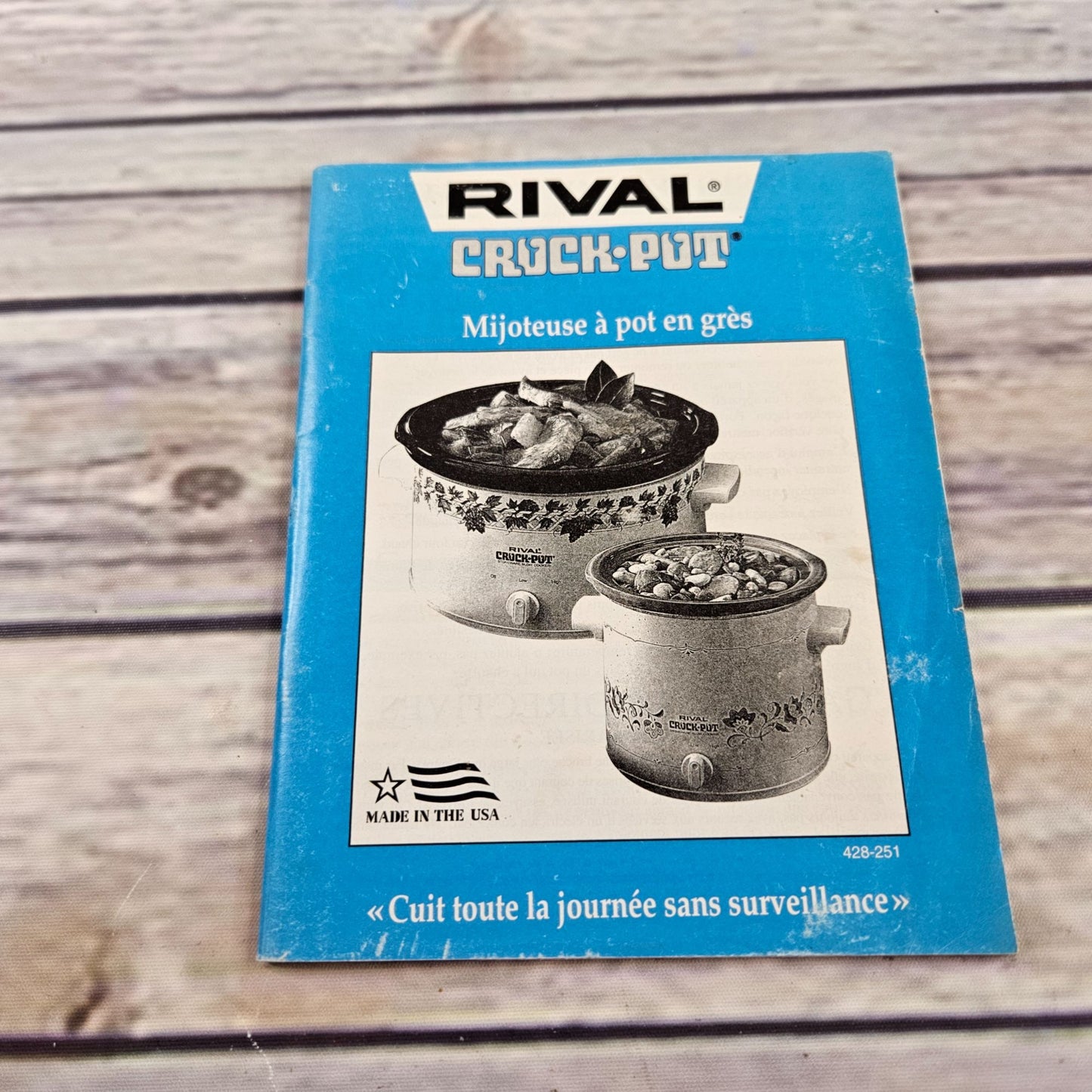 Vintage Rival Crock Pot Cookbook Owner's Manual Recipes Slow Cooker Blue Booklet Pamphlet English and French