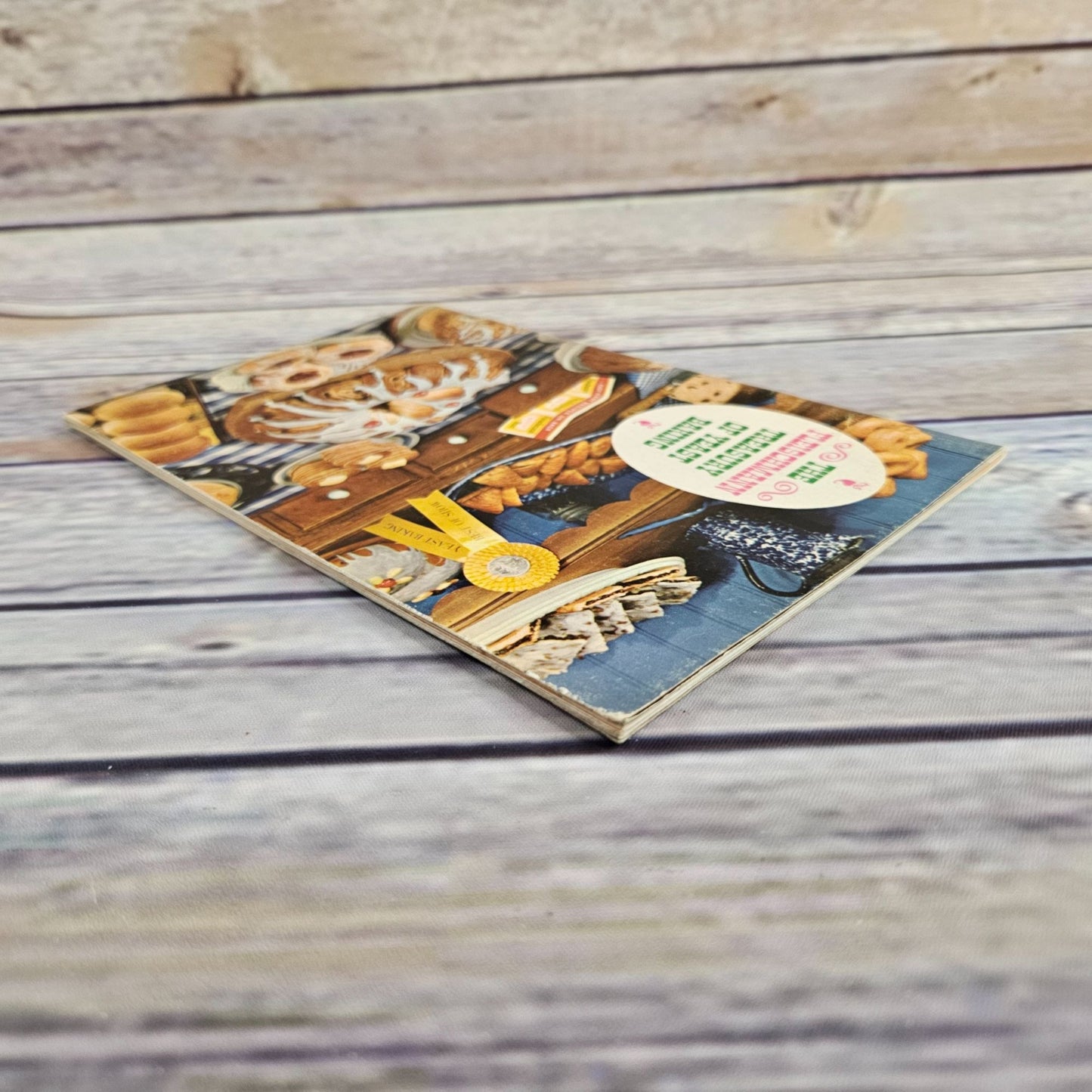 Vintage Cookbook Fleischmann Treasury of Yeast Baking Recipes Booklet 1960s Breads Rolls Paperback 1962 Booklet