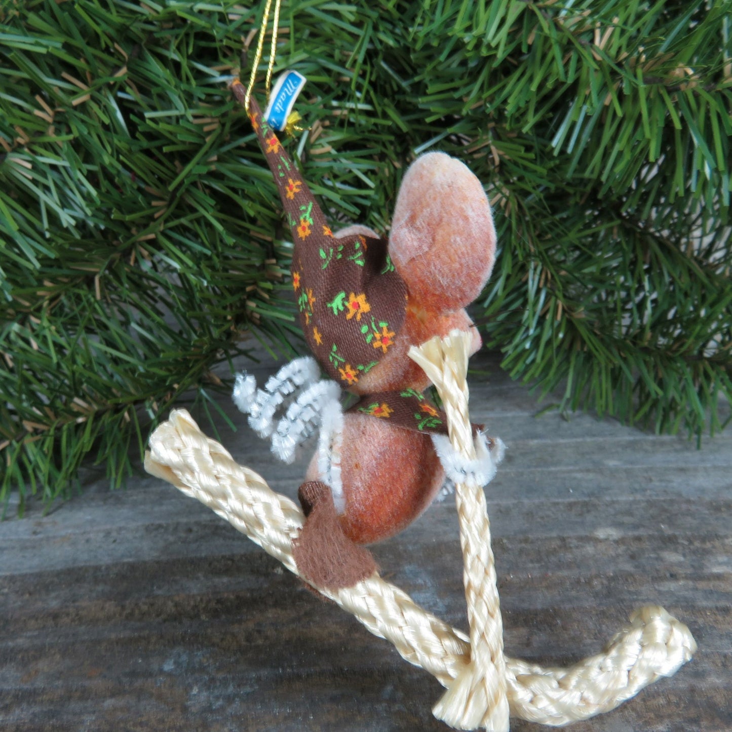Vintage Flocked Mouse on Skis Ornament Calico Hat Clothes Rope Pipe Cleaner Christmas Ski Skiing