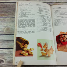 Load image into Gallery viewer, Vintage Cookbook Pillsbury Bake Off Cook Book 19th Annual 100 Recipes 1968 Paperback Booklet - At Grandma&#39;s Table