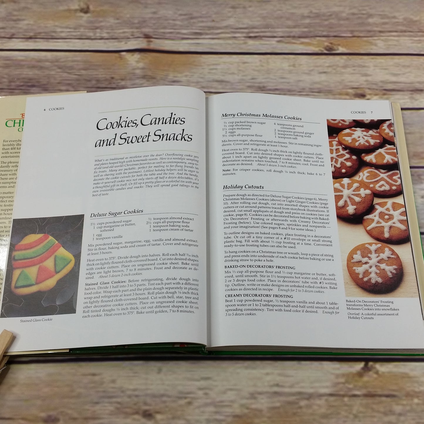 Vintage Cookbook Betty Crockers Christmas 1982 Hardcover with Dust Jacket Cookies Desserts Christmas Day Dinners - At Grandma's Table