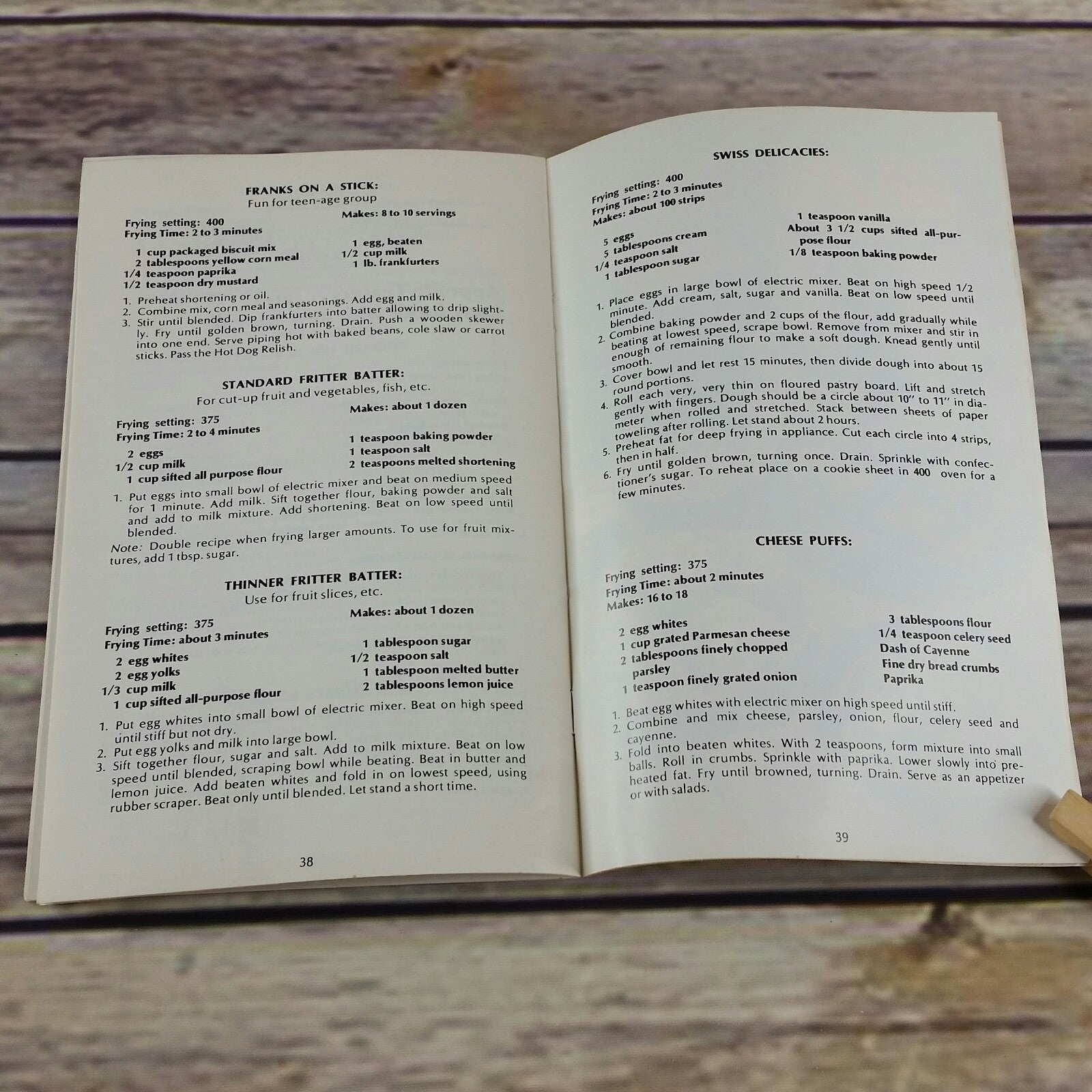 Sunbeam Crocker Cooker Fryer Vintage Cookbook Recipes and Instructions Manual 1976 Paperback Booklet - At Grandma's Table