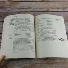 Load image into Gallery viewer, Vintage Cookbook The Citrus Cookbook Citrus Recipes 1983 Paperback Josephine Bacon Harvard Common Press Boston Massachusetts - At Grandma&#39;s Table