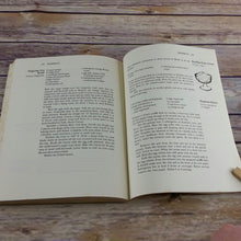 Load image into Gallery viewer, Vintage Cookbook The Citrus Cookbook Citrus Recipes 1983 Paperback Josephine Bacon Harvard Common Press Boston Massachusetts - At Grandma&#39;s Table