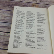 Load image into Gallery viewer, Vintage Cookbook The Citrus Cookbook Citrus Recipes 1983 Paperback Josephine Bacon Harvard Common Press Boston Massachusetts - At Grandma&#39;s Table