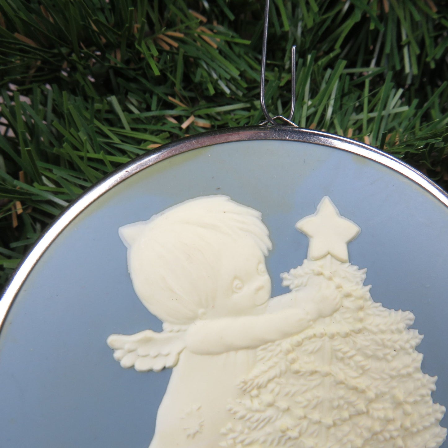 Vintage Betsey Clark Christmas Cameo Ornament Trimming Trees Making Merry Memories Hallmark 1982