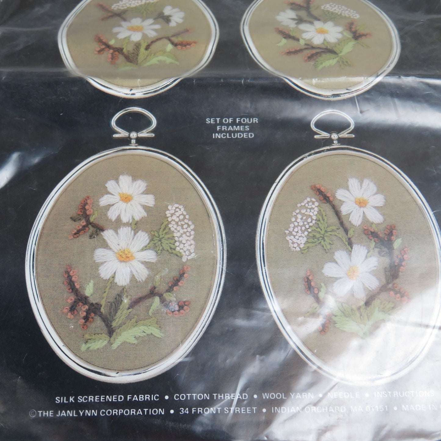 Queen Anne's Lace and Daisies Embroidery Kit Janlynn Frames Flowers Floral 00-53 Set of 4