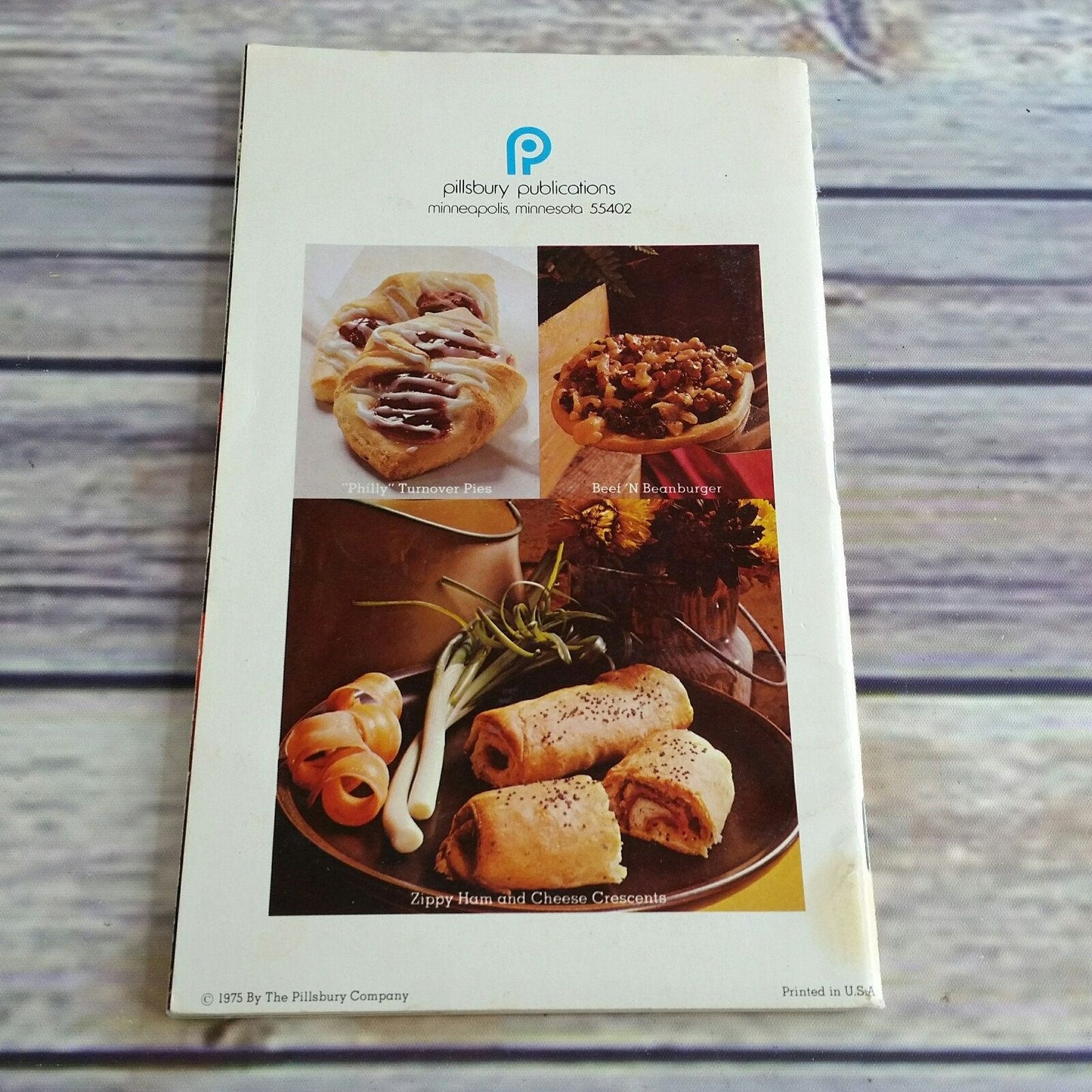 Vintage Pillsbury Crescent Idea Cookbook Pamphlet 1975 Paperback Booklet Grocery Store Booklet