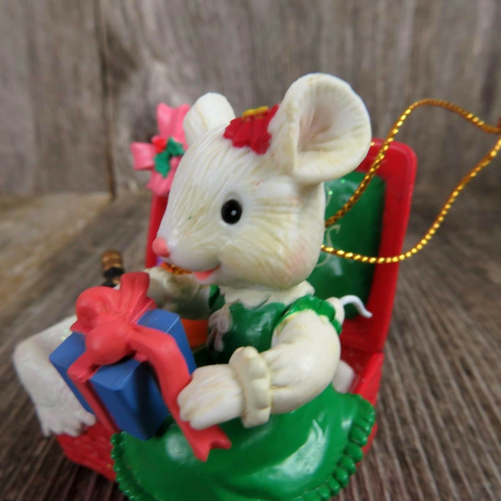 Vintage Gift Basket Mouse Ornament Christmas Food Girl Picnic Enesco Lustre Fame - At Grandma's Table