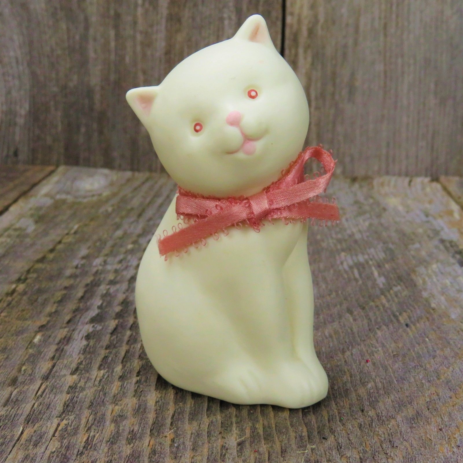 Vintage White Cat Kitten Kitty Figurine Enesco Porcelain Ceramic Bisque Taiwan - At Grandma's Table