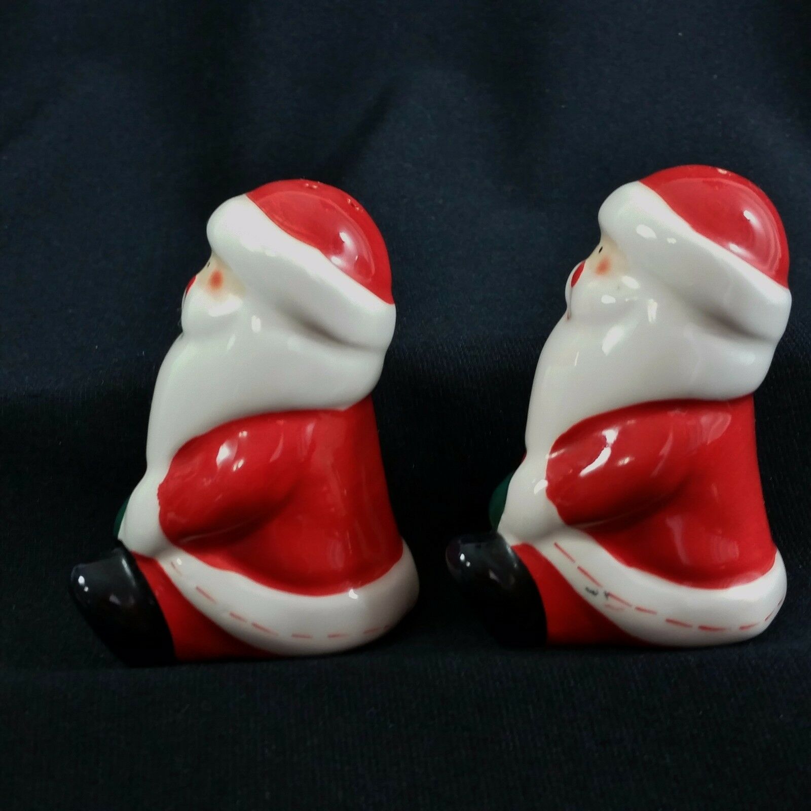 Santa Claus Salt Pepper Shakers Christmas Holiday Sitting Ceramic Decorations - At Grandma's Table