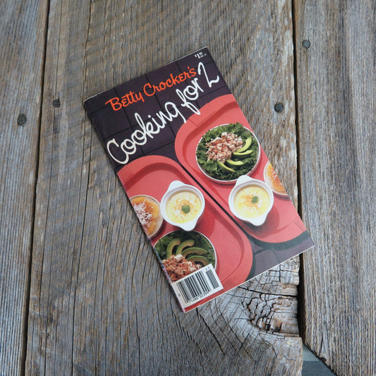 Betty Crocker's Cooking For 2 Pamphlet Cookbook Booklet 1985 Recipes Menus Shopping Tips