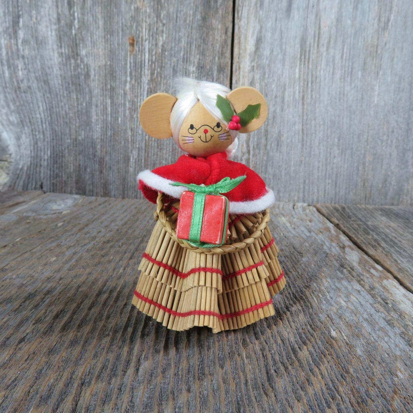 Mrs Claus Mouse Wood Figurine White Hair Felt Shawl Christmas Vintage