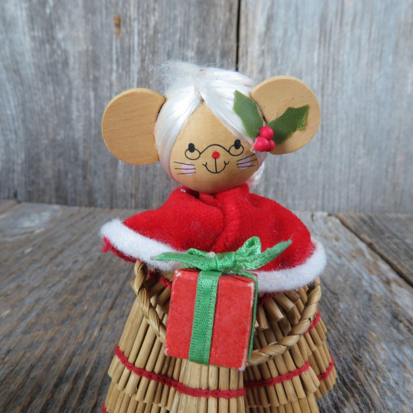 Mrs Claus Mouse Wood Figurine White Hair Felt Shawl Christmas Vintage