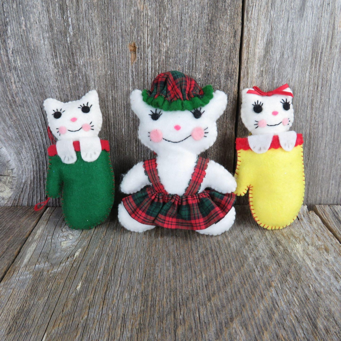 Vintage Cat Felt Ornament Set Handmade Mittens Kittens Plaid Red Green Yellow