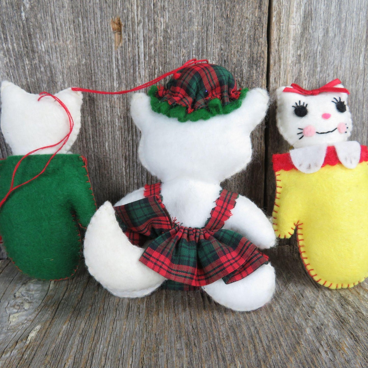 Vintage Cat Felt Ornament Set Handmade Mittens Kittens Plaid Red Green Yellow