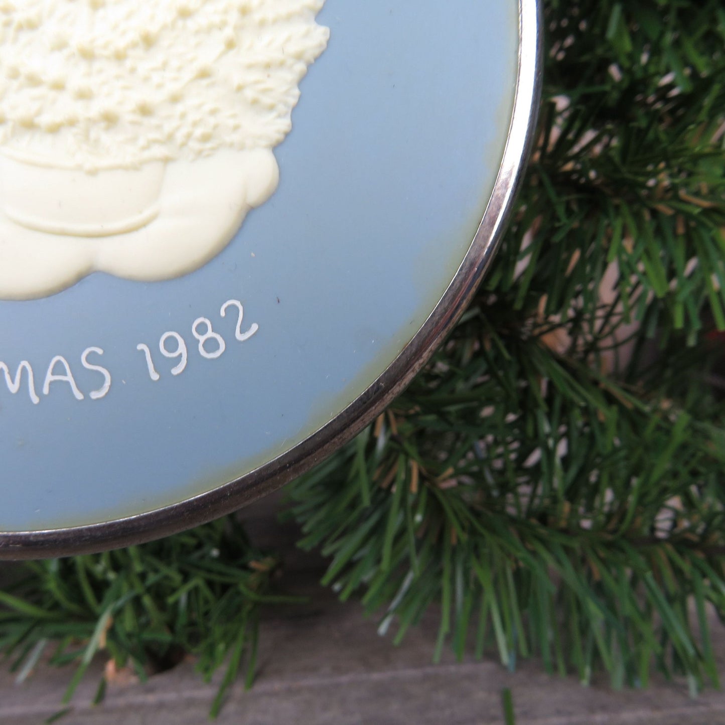 Vintage Betsey Clark Christmas Cameo Ornament Trimming Trees Making Merry Memories Hallmark 1982