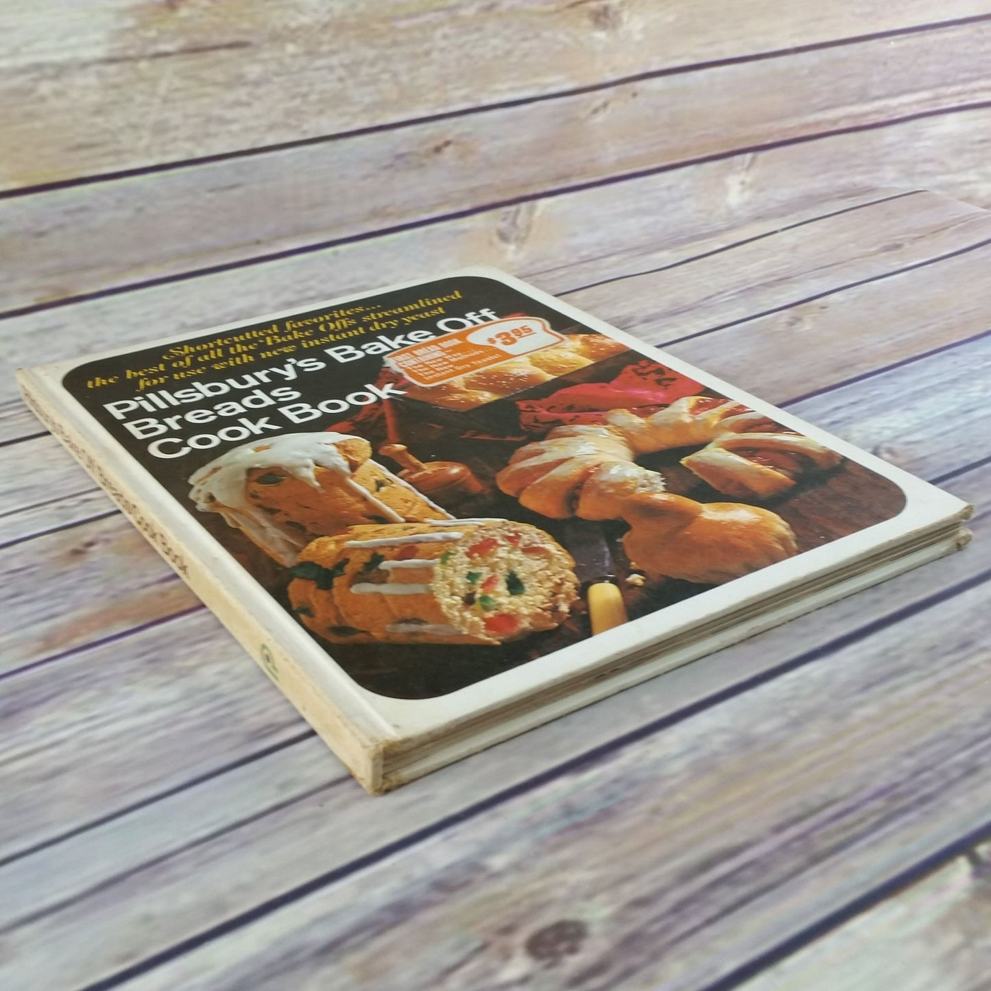 Vintage Cookbook Pillsbury's Bake Off Breads Cook Book Recipes Hardcover 1968 Prize Winning Favorites