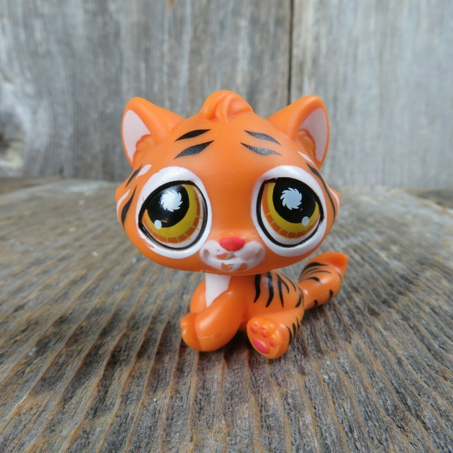 Littlest Pet Shop Toys Mini Figures LPS Animal Cat Brazil