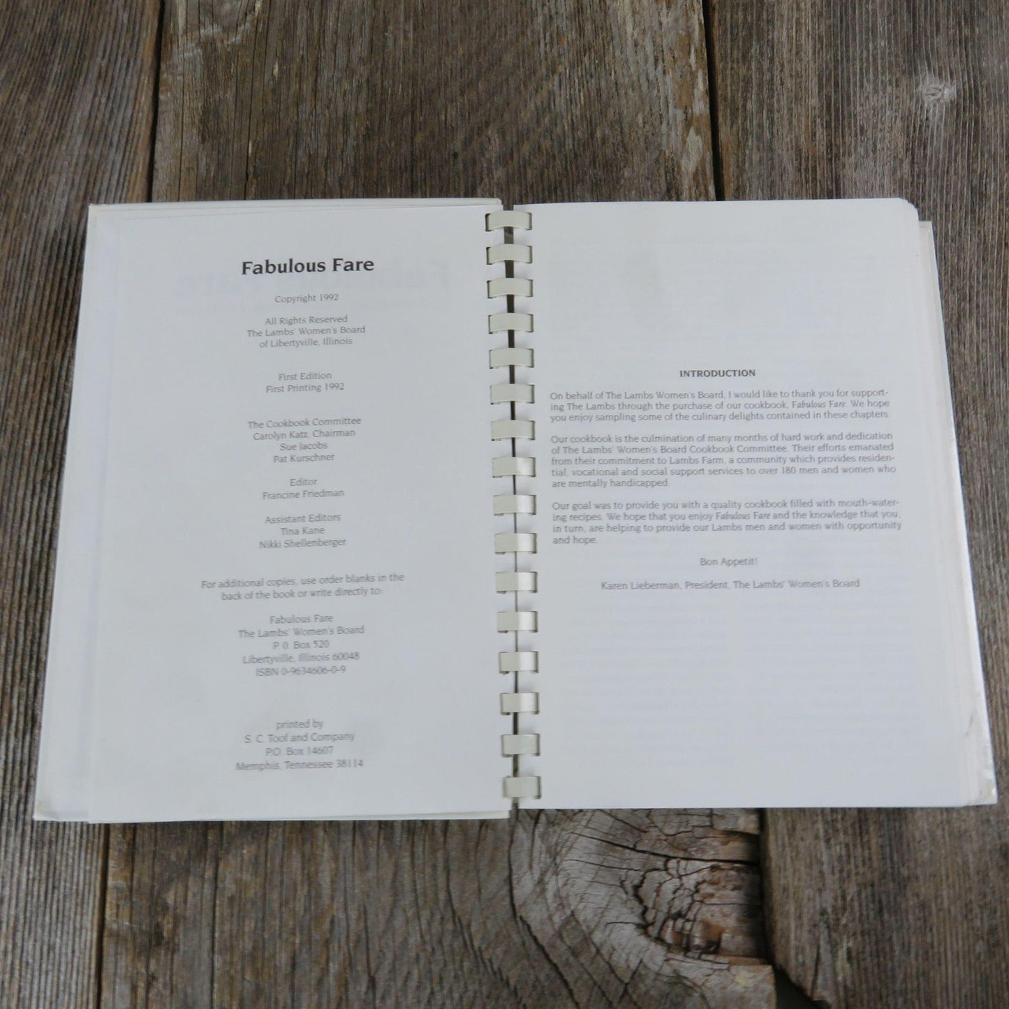 Vintage Illinois Cookbook Fabulous Fare Friends of Lambs Farm Libertyville 1992