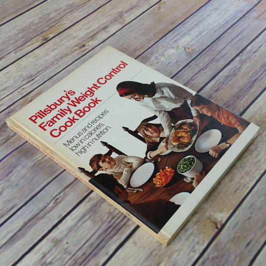 Vintage Cookbook Pillsbury Family Weight Control Cook Book Hardcover 1970 Menus Recipes Low Calories