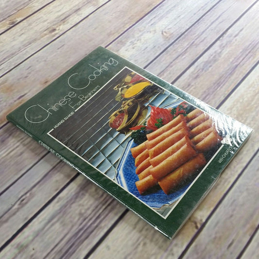 Vintage Cookbook Chinese Cooking For Beginners 1984 Paperback with Plastic Sleeve Huang Su-Huei Wei-Chuan Green