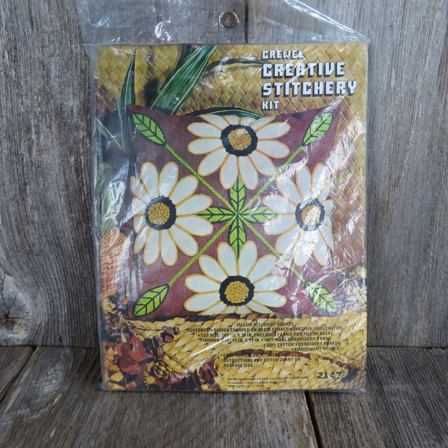 Daisy Crewel Pillow Kit Creative Stitchery Flower Homespun Vogart Crafts 2147