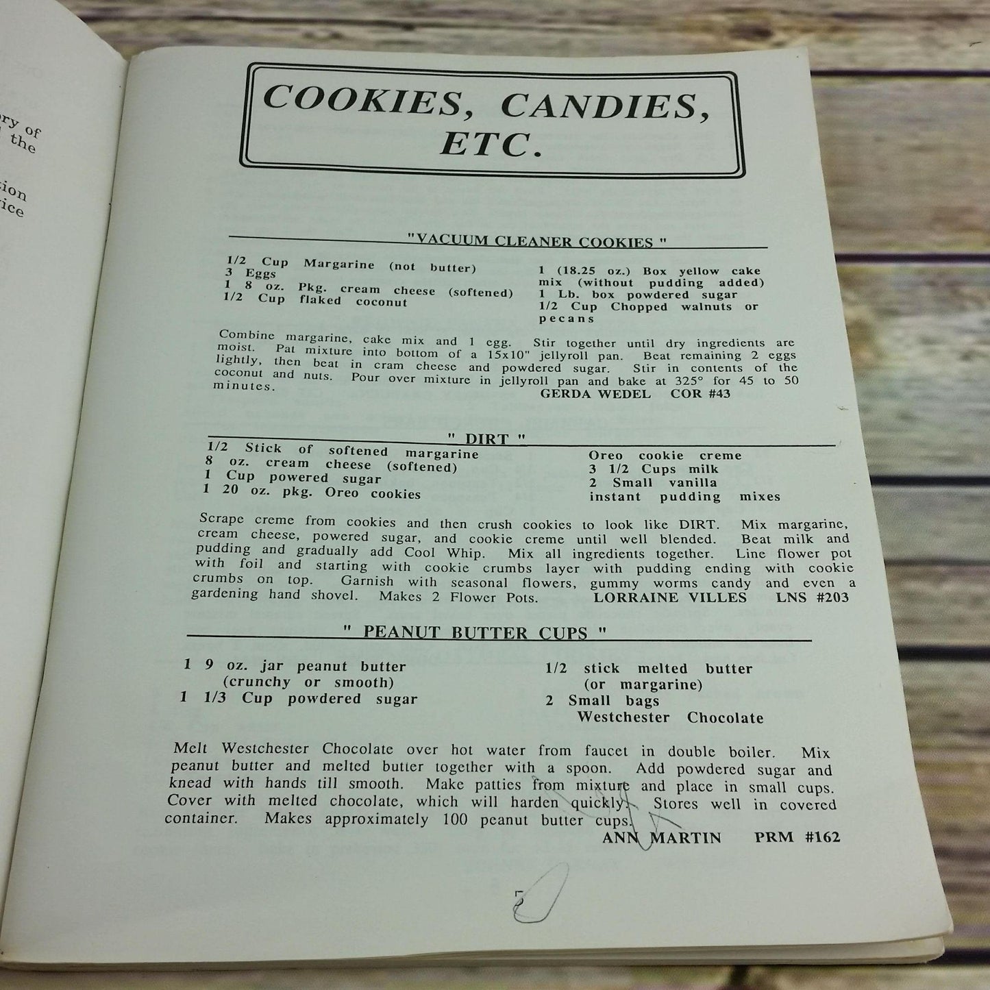 Vintage Cookbook United Way Mervyn's Sweet Thoughts Great Dessert Ideas 1989