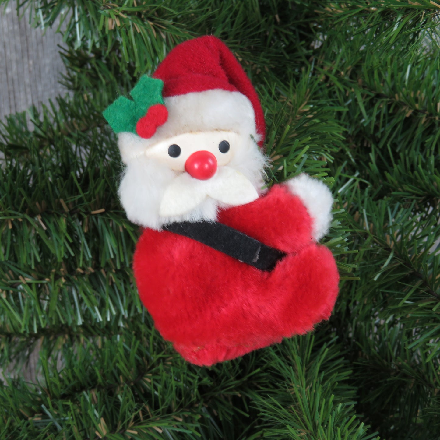 Vintage Santa Claus Plush Ornament Pinch Clip Dakin Red White Pin Korea 1984