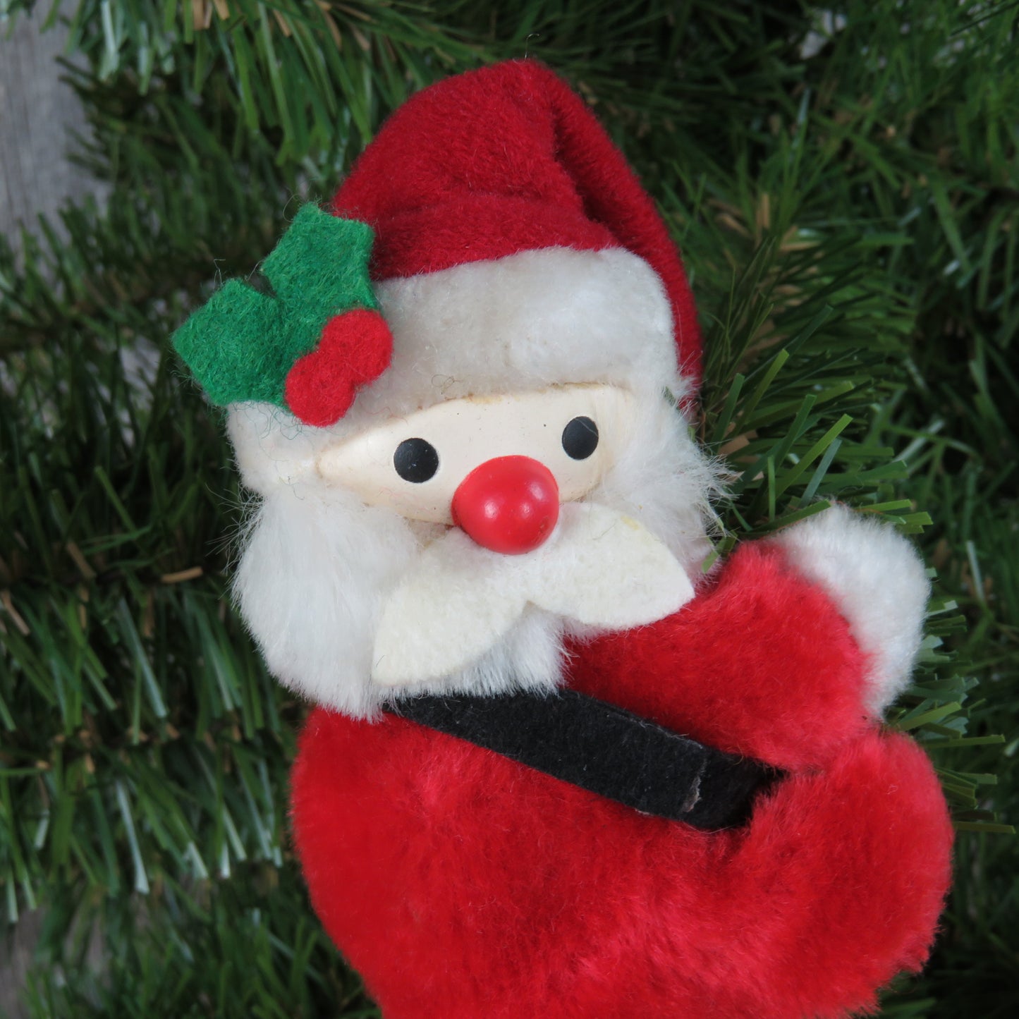 Vintage Santa Claus Plush Ornament Pinch Clip Dakin Red White Pin Korea 1984