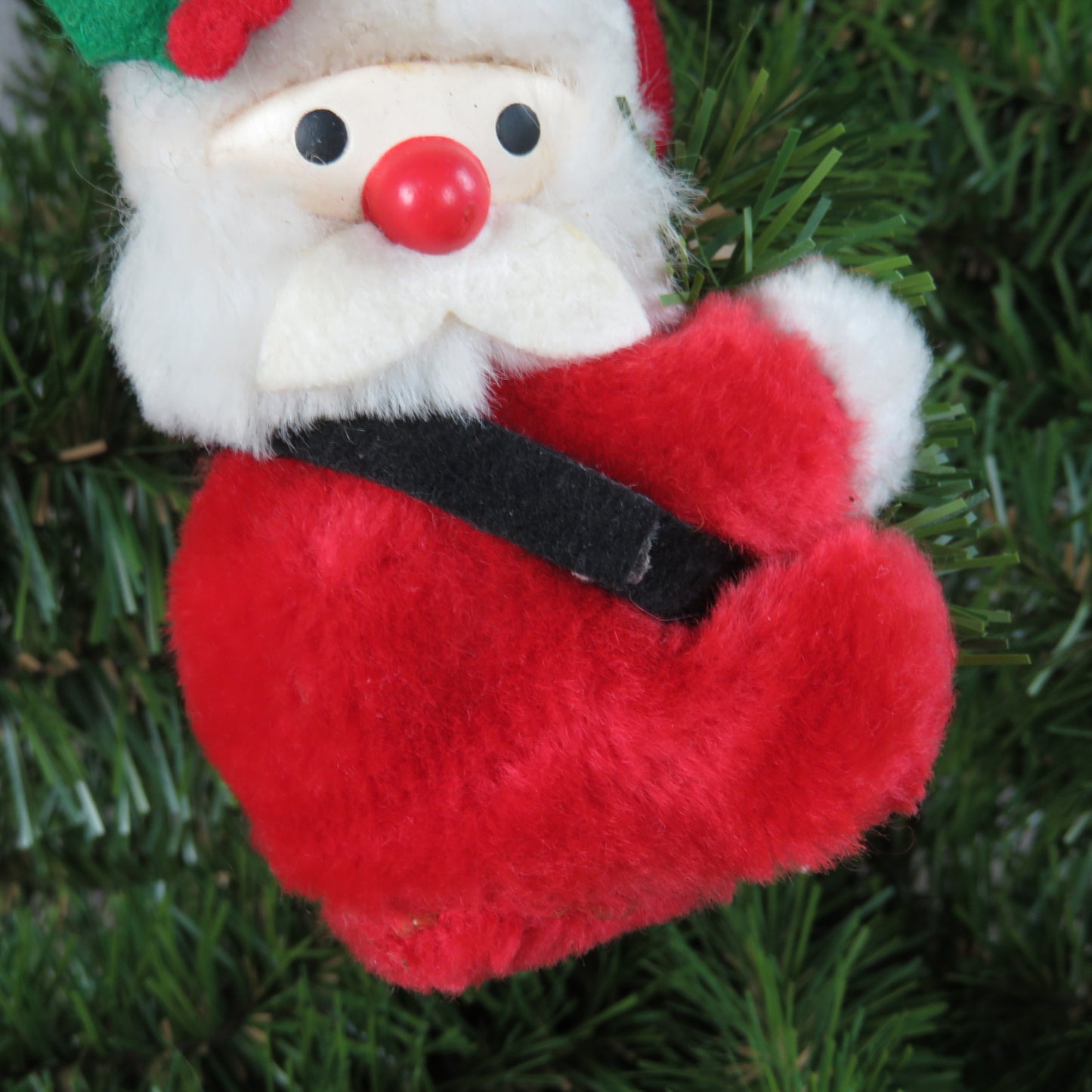 Vintage Santa Claus Plush Ornament Pinch Clip Dakin Red White Pin Korea 1984