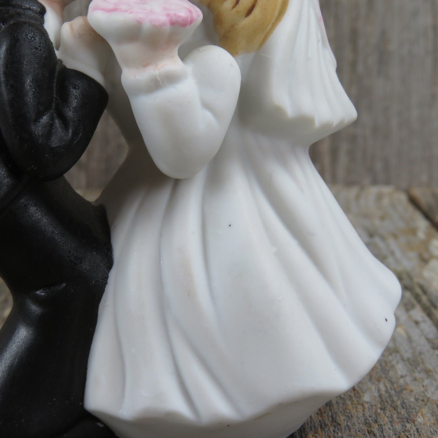 Vintage Kissing Bride Groom Figurine Cake Topper Ceramic Blonde Bisque Bouquet - At Grandma's Table