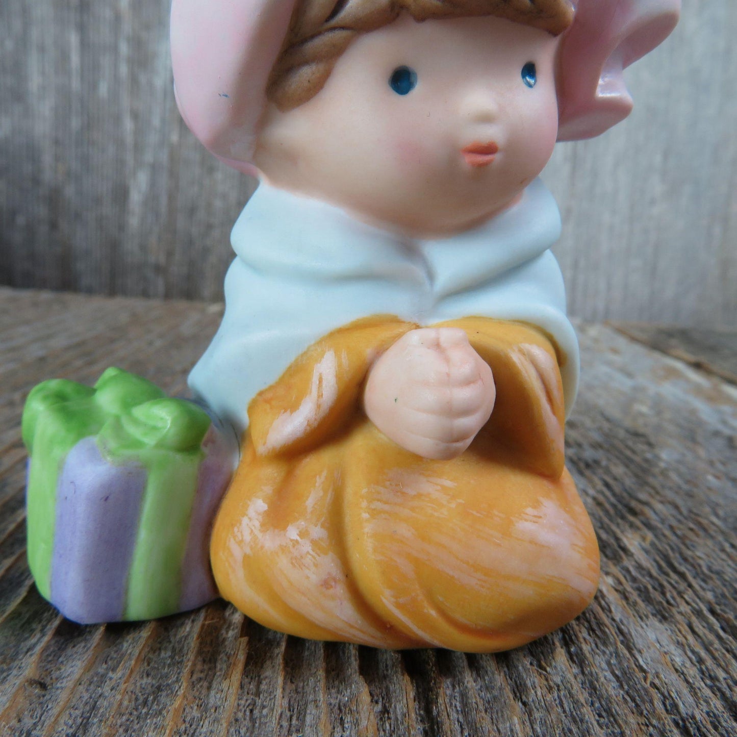 Vintage Wiseman Figurine Kneeling Avon Nativity Heavenly Blessings Gifts 1986