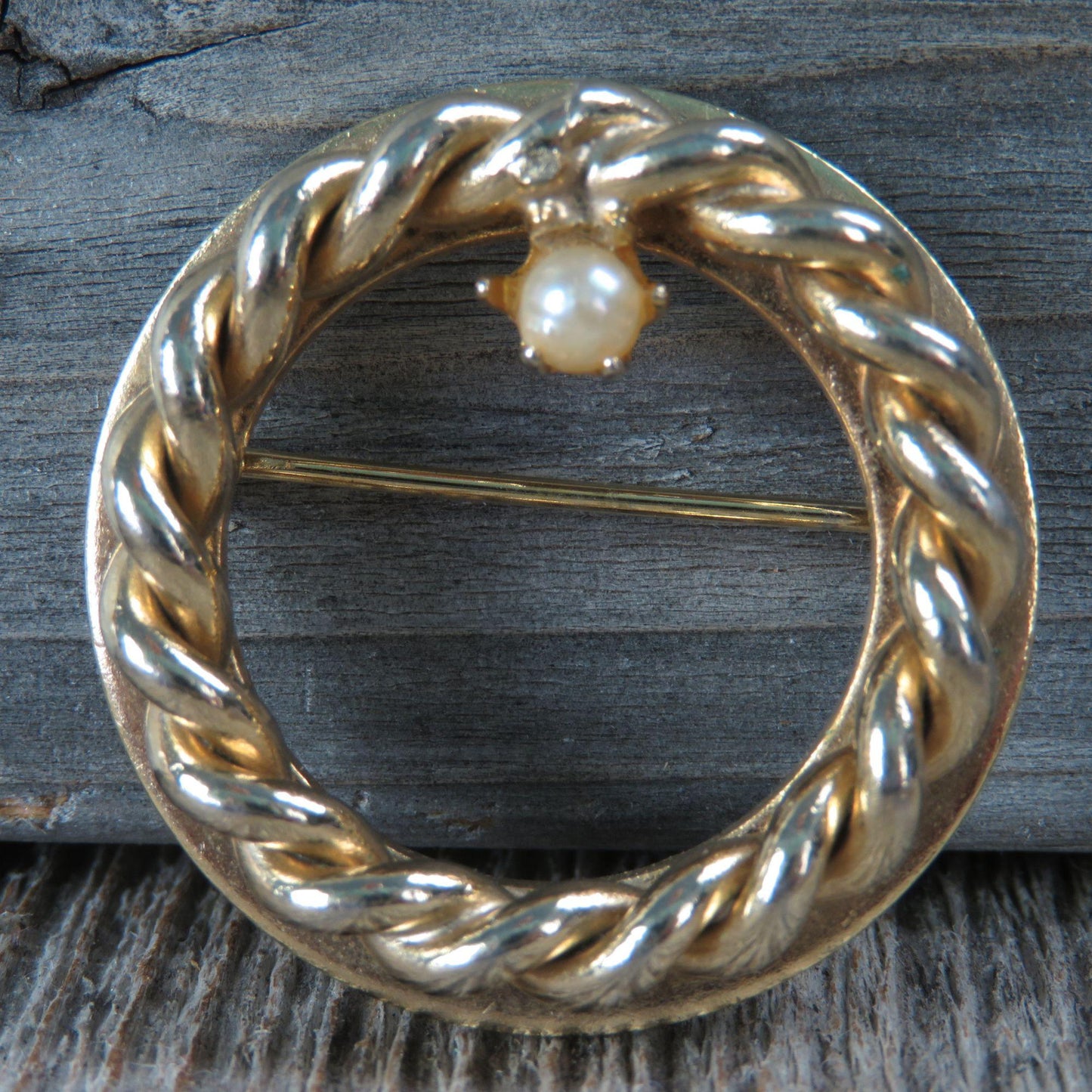 Vintage Circle Rope and Pearl Scarf Pin Gold Silver Straight Back Brooch